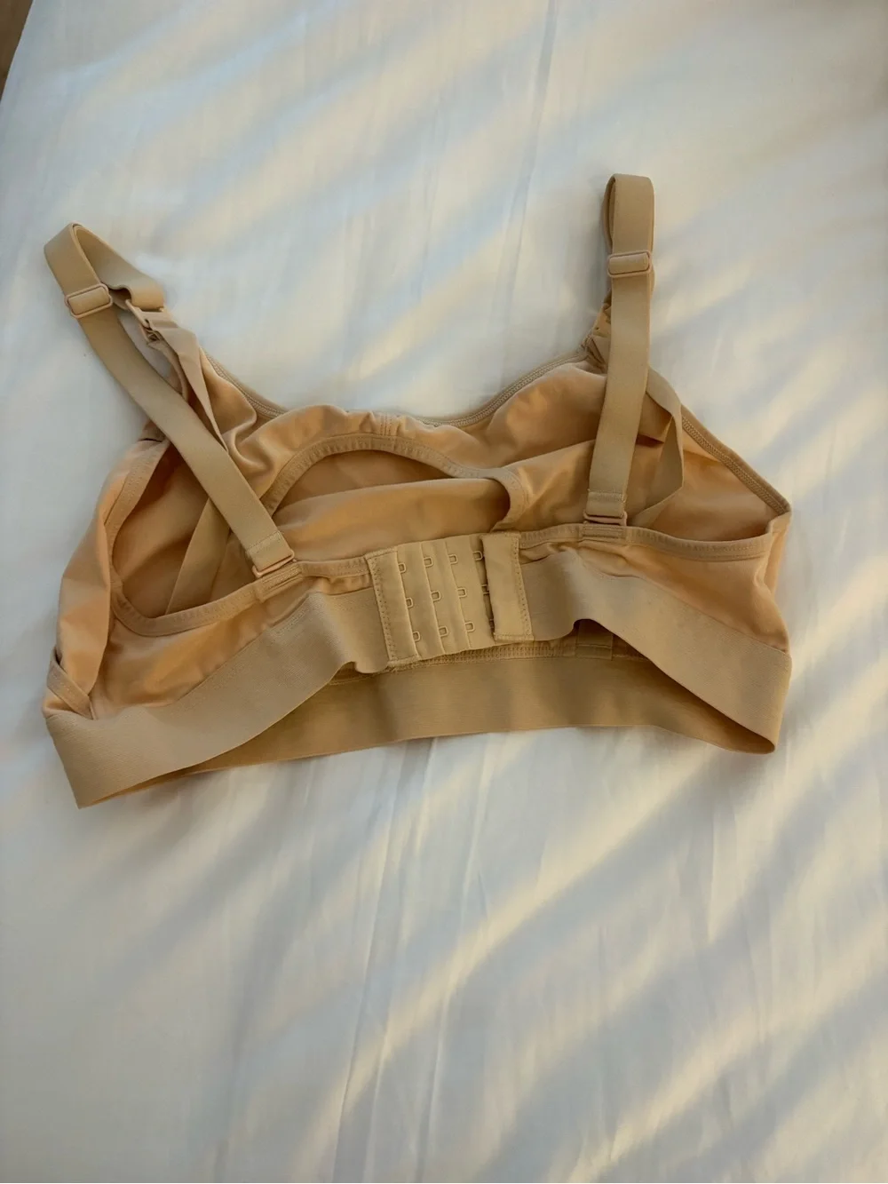 Momcozy Hands Free Nursing & Pumping Bra in Nude Size Medium